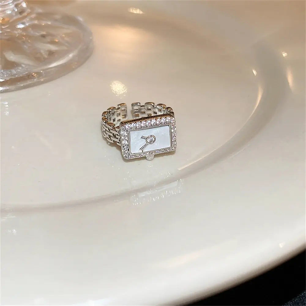 Women's Luxury Design Charm Clock-Shape Ring